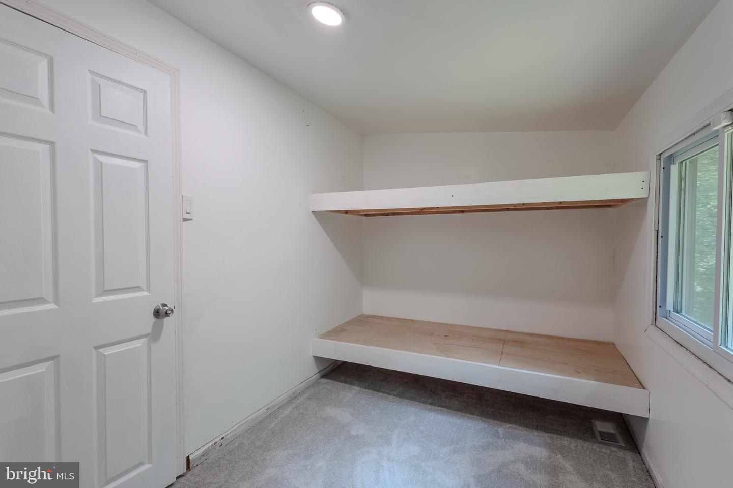 11909 WATERSIDE DR, MANASSAS, Virginia 20112, 2 Bedrooms Bedrooms, ,1 BathroomBathrooms,Residential,For sale,11909 WATERSIDE DR,VAPW2092038 MLS # VAPW2092038