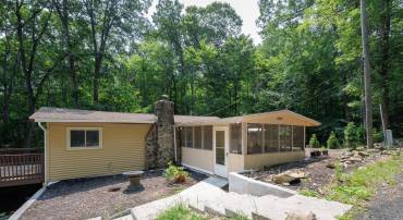 11909 WATERSIDE DR, MANASSAS, Virginia 20112, 2 Bedrooms Bedrooms, ,1 BathroomBathrooms,Residential,For sale,11909 WATERSIDE DR,VAPW2092038 MLS # VAPW2092038