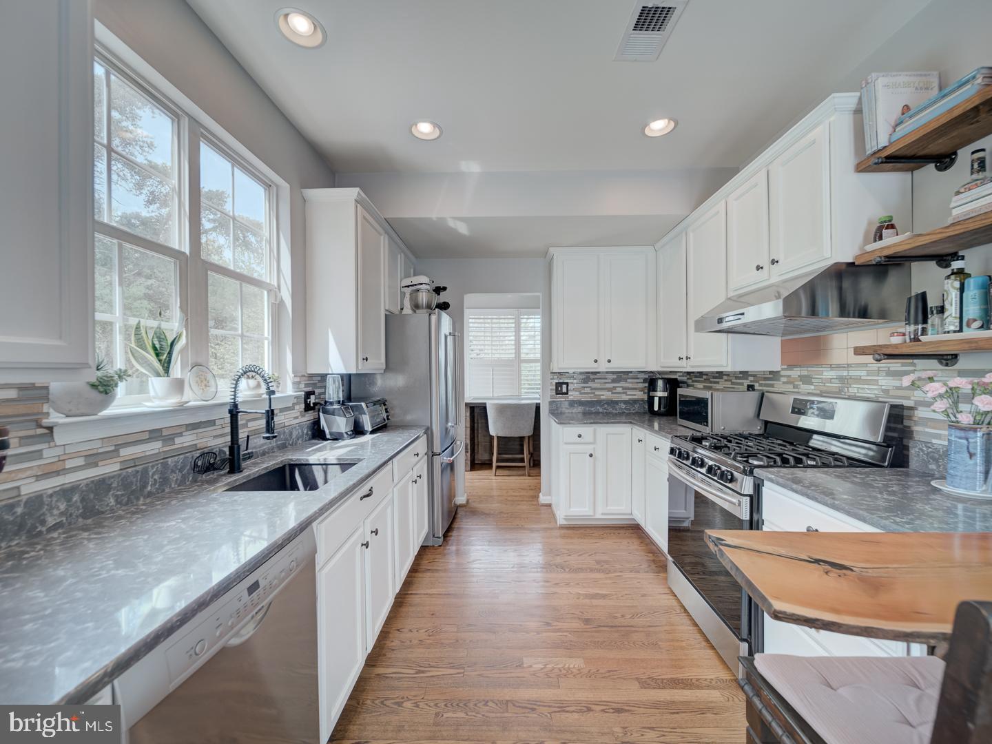 9477 CROMARTY CT, BRISTOW, Virginia 20136, 3 Bedrooms Bedrooms, ,3 BathroomsBathrooms,Residential,For sale,9477 CROMARTY CT,VAPW2092256 MLS # VAPW2092256