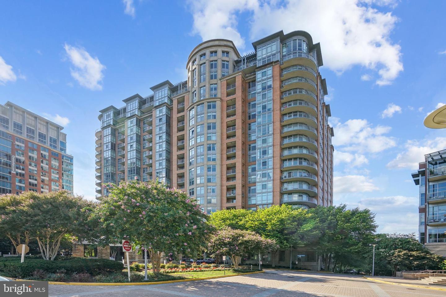 8220 CRESTWOOD HEIGHTS DR #1403, MCLEAN, Virginia 22102, 1 Bedroom Bedrooms, 4 Rooms Rooms,2 BathroomsBathrooms,Residential,For sale,8220 CRESTWOOD HEIGHTS DR #1403,VAFX2235494 MLS # VAFX2235494