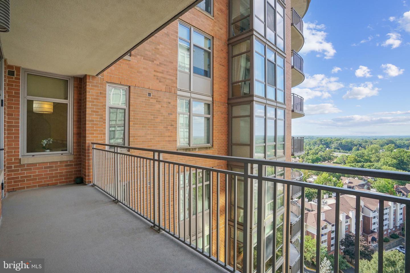 8220 CRESTWOOD HEIGHTS DR #1403, MCLEAN, Virginia 22102, 1 Bedroom Bedrooms, 4 Rooms Rooms,2 BathroomsBathrooms,Residential,For sale,8220 CRESTWOOD HEIGHTS DR #1403,VAFX2235494 MLS # VAFX2235494