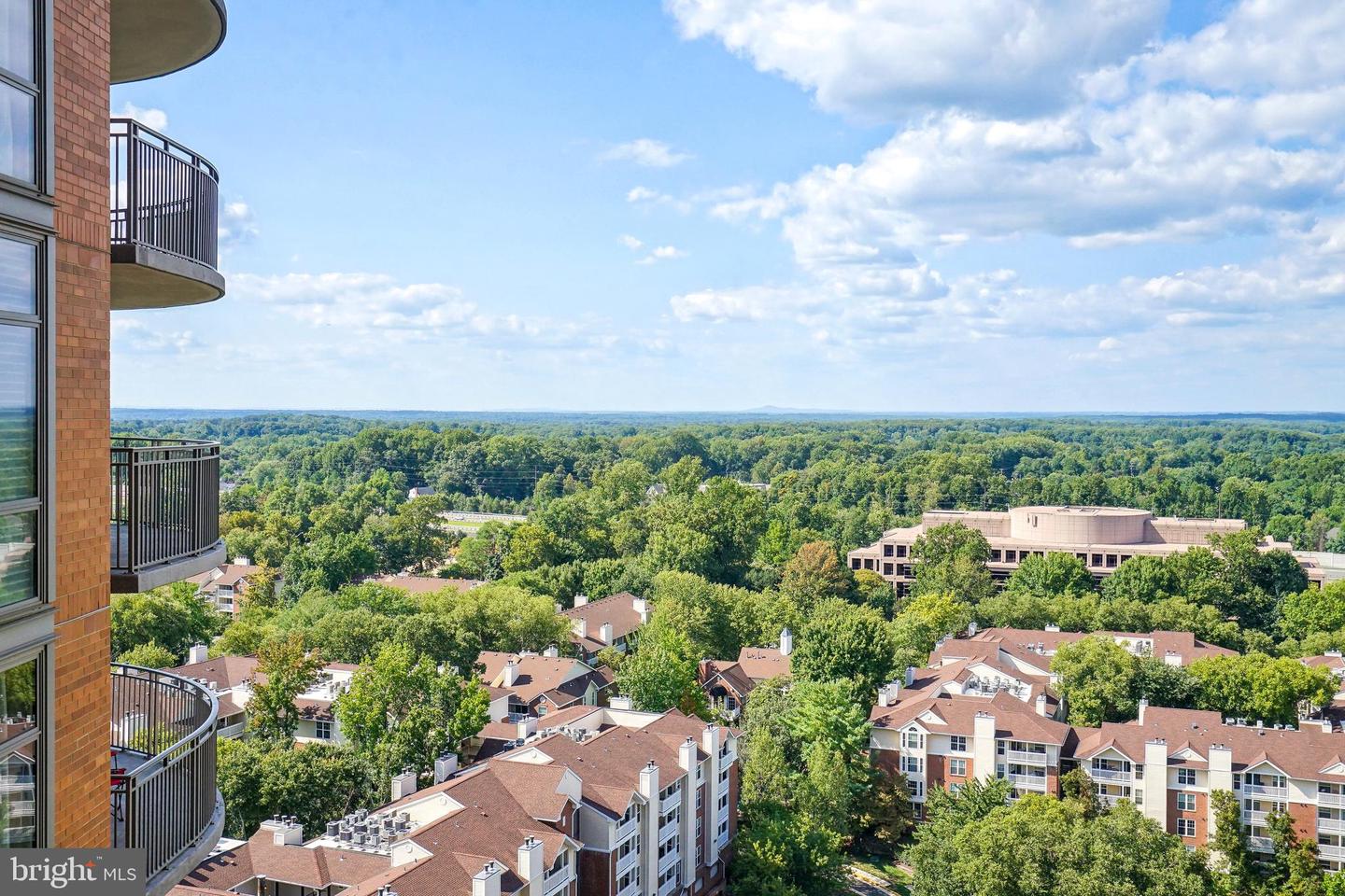 8220 CRESTWOOD HEIGHTS DR #1403, MCLEAN, Virginia 22102, 1 Bedroom Bedrooms, 4 Rooms Rooms,2 BathroomsBathrooms,Residential,For sale,8220 CRESTWOOD HEIGHTS DR #1403,VAFX2235494 MLS # VAFX2235494