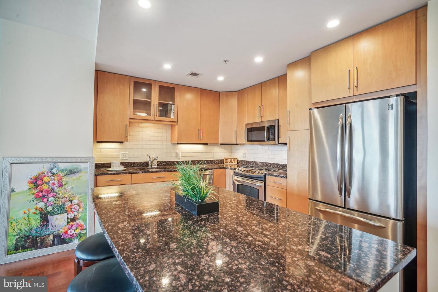 8220 CRESTWOOD HEIGHTS DR #1403, MCLEAN, Virginia 22102, 1 Bedroom Bedrooms, 4 Rooms Rooms,2 BathroomsBathrooms,Residential,For sale,8220 CRESTWOOD HEIGHTS DR #1403,VAFX2235494 MLS # VAFX2235494