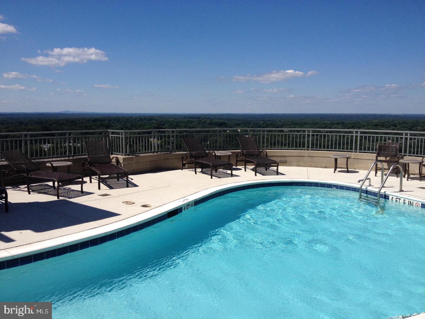 8220 CRESTWOOD HEIGHTS DR #1403, MCLEAN, Virginia 22102, 1 Bedroom Bedrooms, 4 Rooms Rooms,2 BathroomsBathrooms,Residential,For sale,8220 CRESTWOOD HEIGHTS DR #1403,VAFX2235494 MLS # VAFX2235494