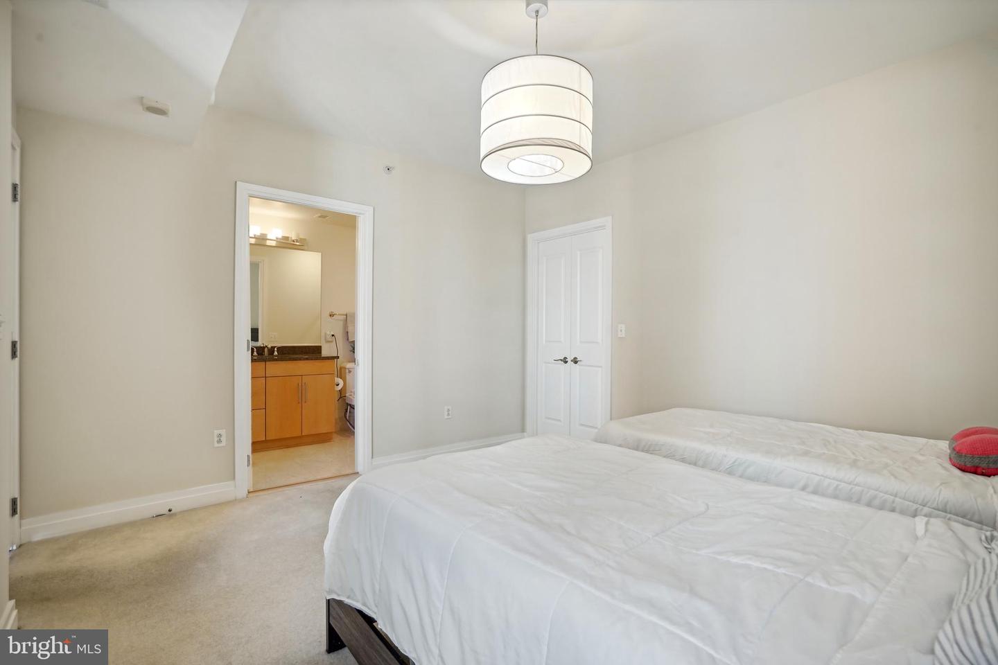 8220 CRESTWOOD HEIGHTS DR #1403, MCLEAN, Virginia 22102, 1 Bedroom Bedrooms, 4 Rooms Rooms,2 BathroomsBathrooms,Residential,For sale,8220 CRESTWOOD HEIGHTS DR #1403,VAFX2235494 MLS # VAFX2235494