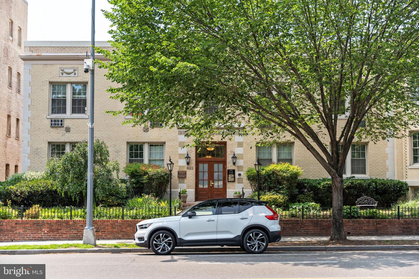 3022 WISCONSIN AVE NW #103, WASHINGTON, District Of Columbia 20016, 1 Bedroom Bedrooms, ,1 BathroomBathrooms,Residential,For sale,3022 WISCONSIN AVE NW #103,DCDC2196488 MLS # DCDC2196488