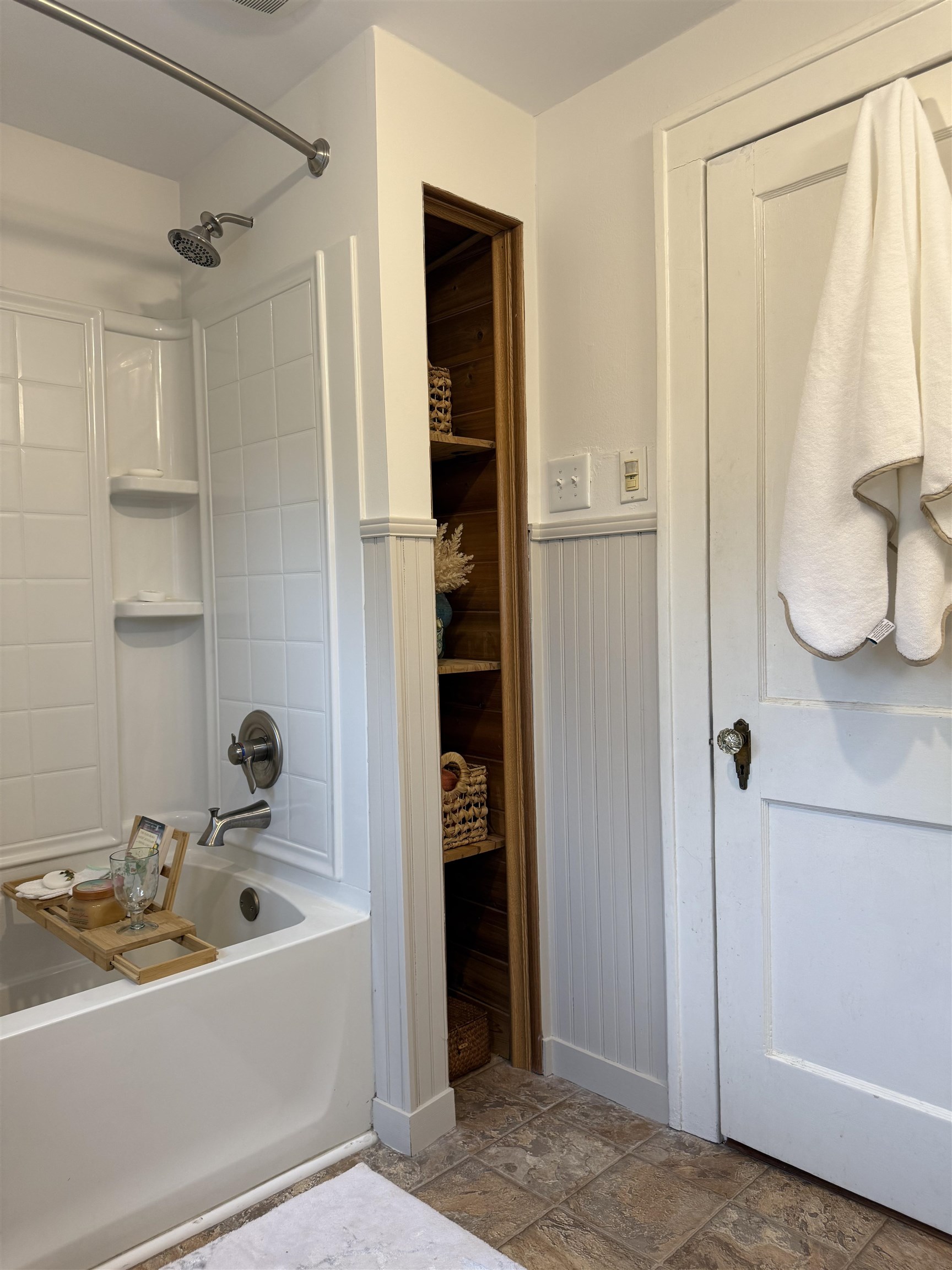 228 HENDREN AVE, STAUNTON, Virginia 24401, 3 Bedrooms Bedrooms, ,2 BathroomsBathrooms,Residential,228 HENDREN AVE,664873 MLS # 664873