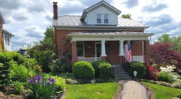 228 HENDREN AVE, STAUNTON, Virginia 24401, 3 Bedrooms Bedrooms, ,2 BathroomsBathrooms,Residential,228 HENDREN AVE,664873 MLS # 664873