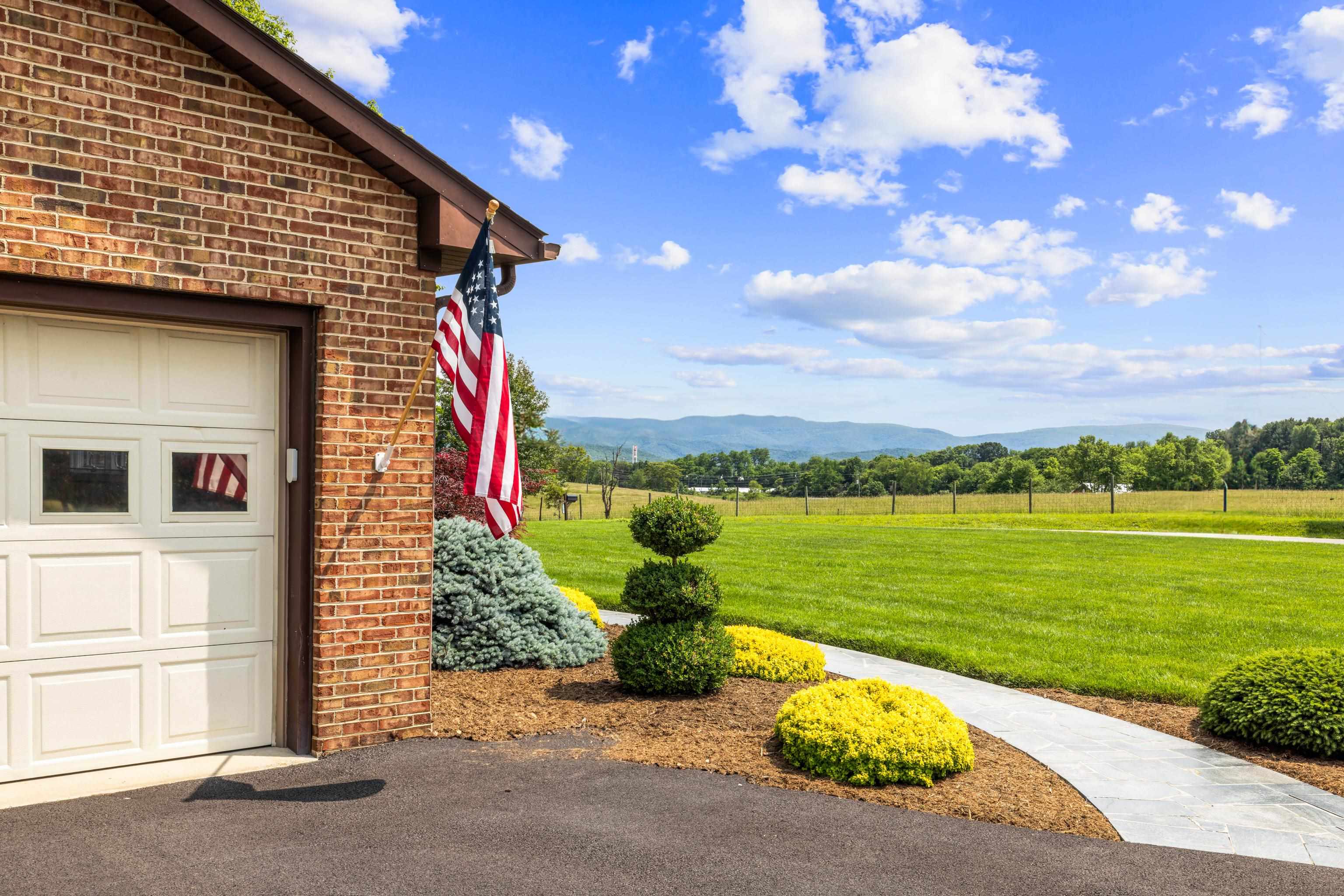 1515 RED TOP ORCHARD RD, WAYNESBORO, Virginia 22980, 3 Bedrooms Bedrooms, ,2 BathroomsBathrooms,Residential,1515 RED TOP ORCHARD RD,665355 MLS # 665355