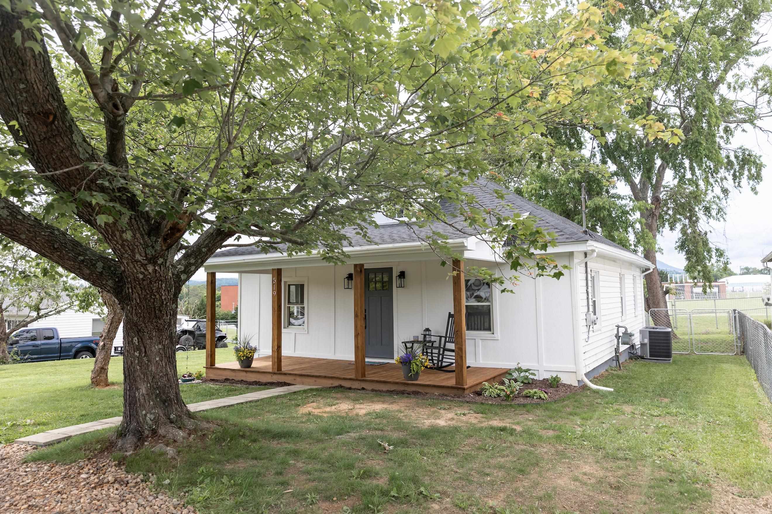 519 ARPIA ST, LEXINGTON, Virginia 24450, 2 Bedrooms Bedrooms, ,2 BathroomsBathrooms,Residential,519 ARPIA ST,665372 MLS # 665372