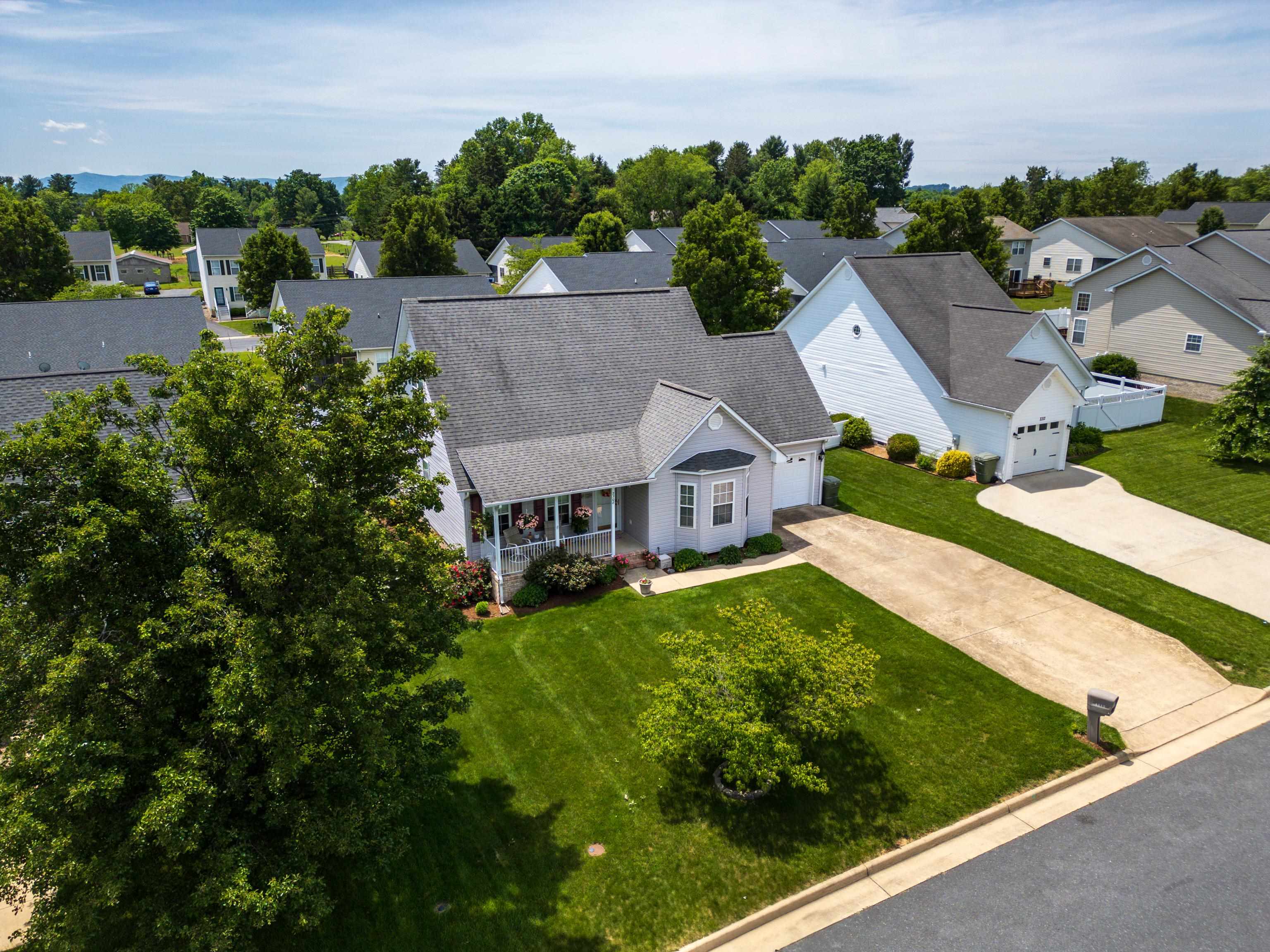 2308 MONROE ST, WAYNESBORO, Virginia 22980, 3 Bedrooms Bedrooms, ,2 BathroomsBathrooms,Residential,2308 MONROE ST,665380 MLS # 665380