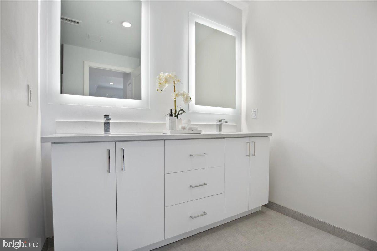 923 V ST NW #601, WASHINGTON, District Of Columbia 20001, 2 Bedrooms Bedrooms, ,2 BathroomsBathrooms,Residential,For sale,923 V ST NW #601,DCDC2198590 MLS # DCDC2198590