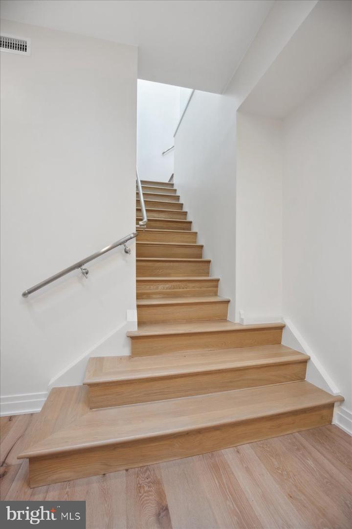 923 V ST NW #601, WASHINGTON, District Of Columbia 20001, 2 Bedrooms Bedrooms, ,2 BathroomsBathrooms,Residential,For sale,923 V ST NW #601,DCDC2198590 MLS # DCDC2198590