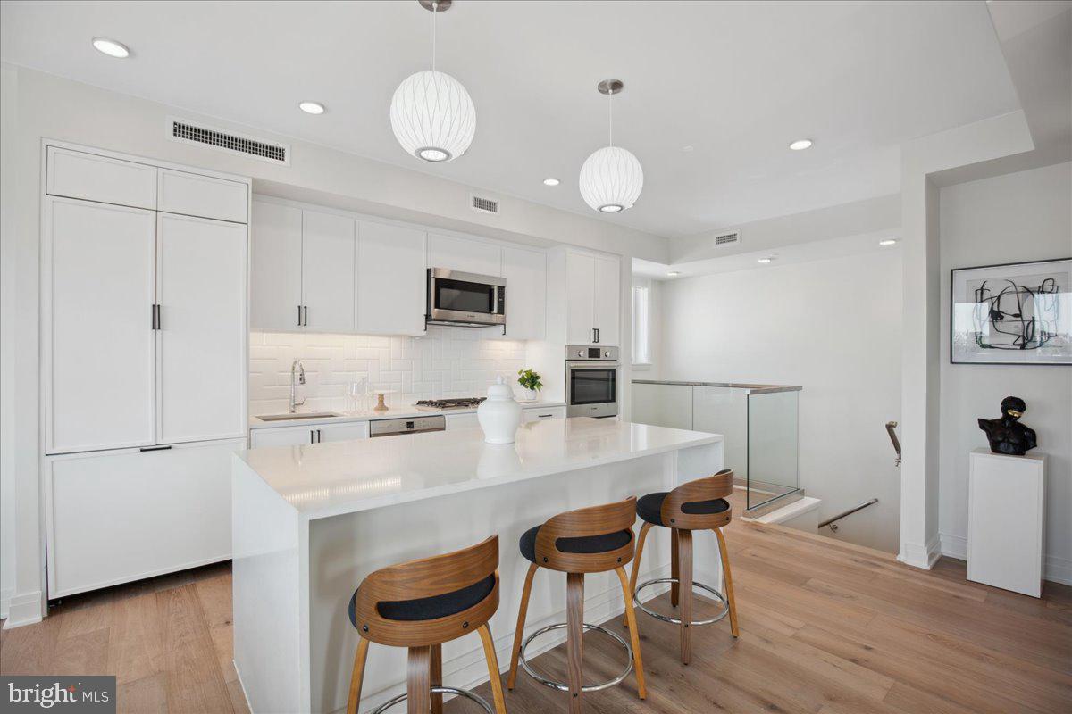 923 V ST NW #601, WASHINGTON, District Of Columbia 20001, 2 Bedrooms Bedrooms, ,2 BathroomsBathrooms,Residential,For sale,923 V ST NW #601,DCDC2198590 MLS # DCDC2198590
