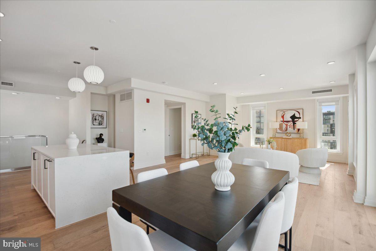 923 V ST NW #601, WASHINGTON, District Of Columbia 20001, 2 Bedrooms Bedrooms, ,2 BathroomsBathrooms,Residential,For sale,923 V ST NW #601,DCDC2198590 MLS # DCDC2198590