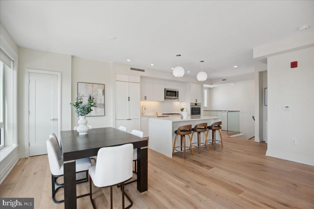 923 V ST NW #601, WASHINGTON, District Of Columbia 20001, 2 Bedrooms Bedrooms, ,2 BathroomsBathrooms,Residential,For sale,923 V ST NW #601,DCDC2198590 MLS # DCDC2198590