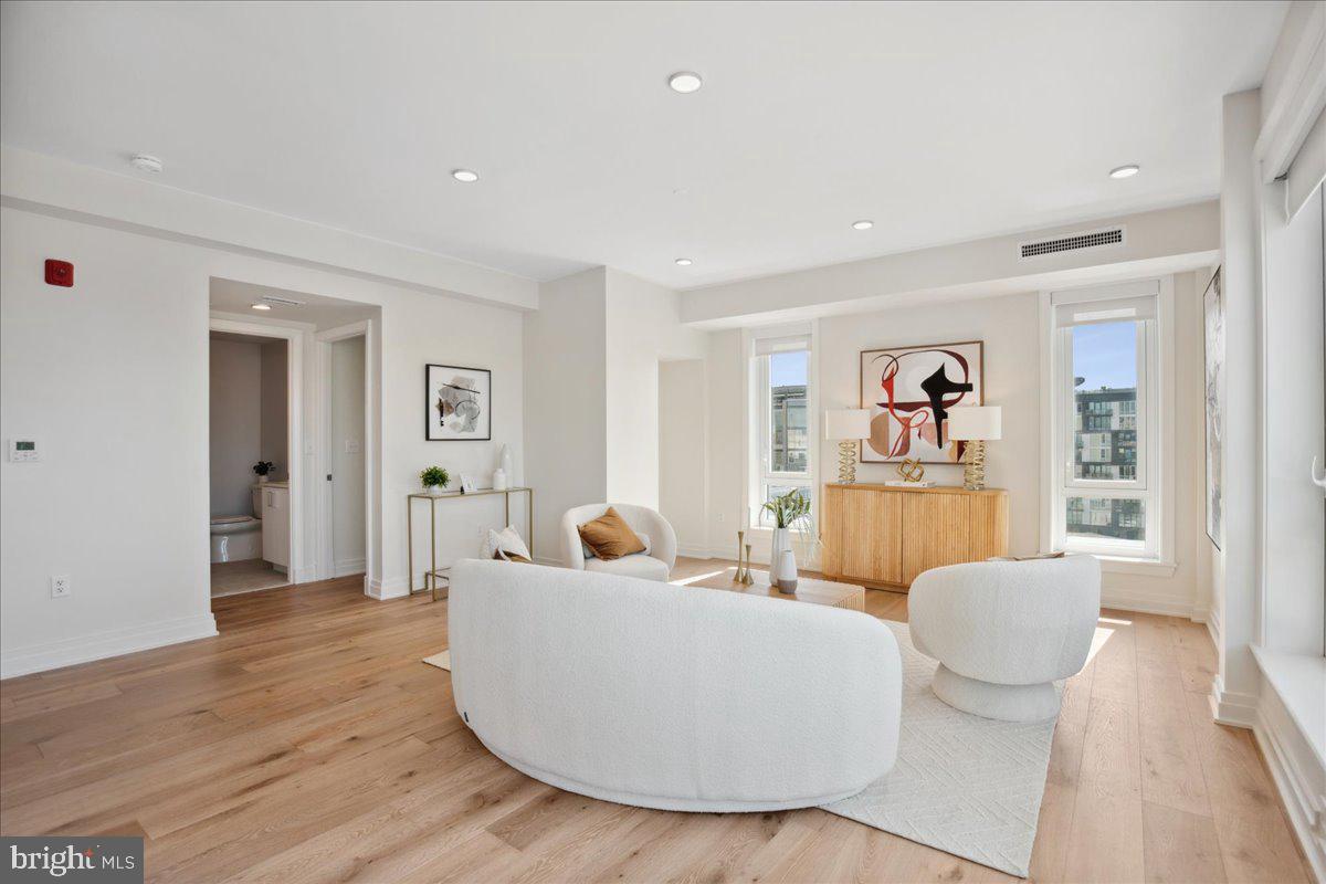 923 V ST NW #601, WASHINGTON, District Of Columbia 20001, 2 Bedrooms Bedrooms, ,2 BathroomsBathrooms,Residential,For sale,923 V ST NW #601,DCDC2198590 MLS # DCDC2198590