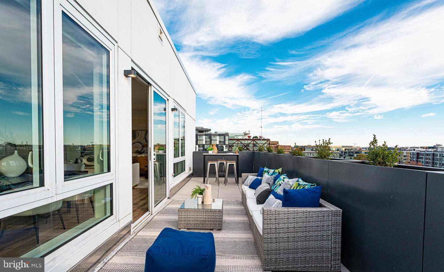 923 V ST NW #602, WASHINGTON, District Of Columbia 20001, 2 Bedrooms Bedrooms, 4 Rooms Rooms,1 BathroomBathrooms,Residential,For sale,923 V ST NW #602,DCDC2198596 MLS # DCDC2198596