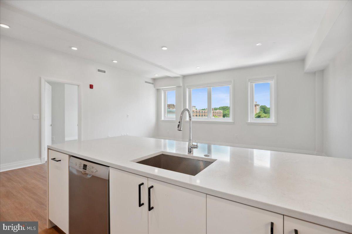 923 V ST NW #602, WASHINGTON, District Of Columbia 20001, 2 Bedrooms Bedrooms, 4 Rooms Rooms,2 BathroomsBathrooms,Residential,For sale,923 V ST NW #602,DCDC2198596 MLS # DCDC2198596