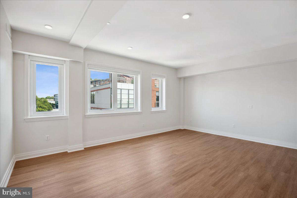 923 V ST NW #602, WASHINGTON, District Of Columbia 20001, 2 Bedrooms Bedrooms, 4 Rooms Rooms,2 BathroomsBathrooms,Residential,For sale,923 V ST NW #602,DCDC2198596 MLS # DCDC2198596
