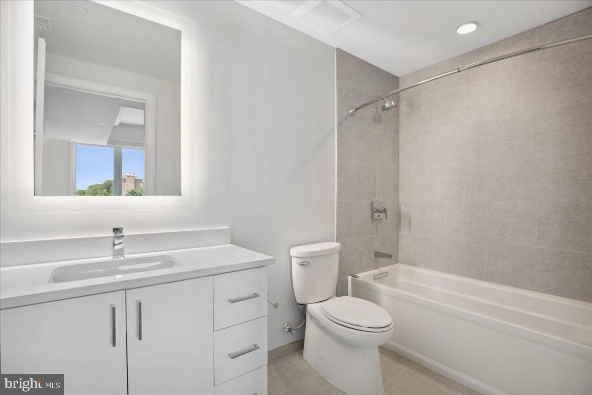 923 V ST NW #602, WASHINGTON, District Of Columbia 20001, 2 Bedrooms Bedrooms, 4 Rooms Rooms,2 BathroomsBathrooms,Residential,For sale,923 V ST NW #602,DCDC2198596 MLS # DCDC2198596