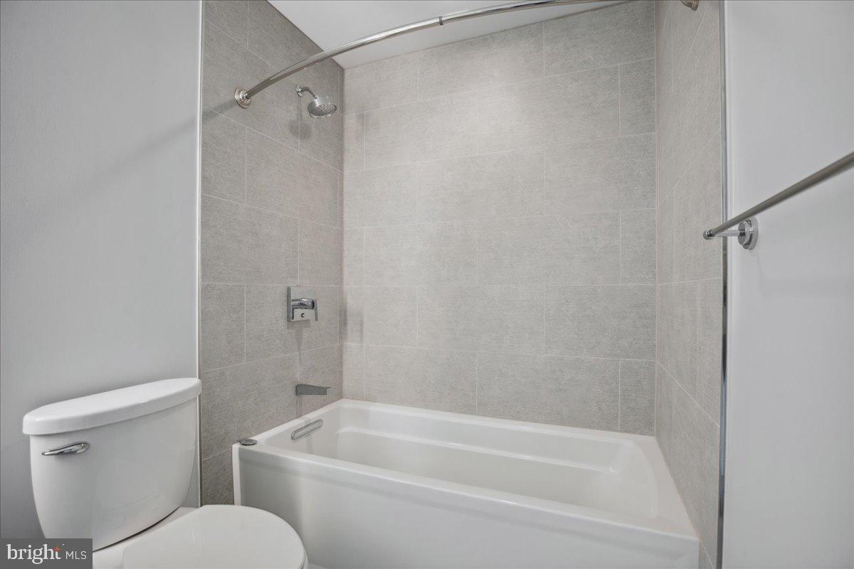 923 V ST NW #602, WASHINGTON, District Of Columbia 20001, 2 Bedrooms Bedrooms, 4 Rooms Rooms,2 BathroomsBathrooms,Residential,For sale,923 V ST NW #602,DCDC2198596 MLS # DCDC2198596