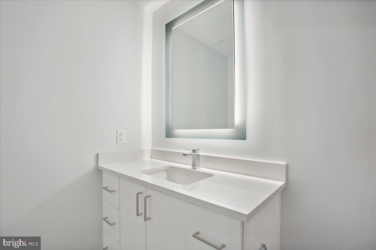 923 V ST NW #602, WASHINGTON, District Of Columbia 20001, 2 Bedrooms Bedrooms, 4 Rooms Rooms,2 BathroomsBathrooms,Residential,For sale,923 V ST NW #602,DCDC2198596 MLS # DCDC2198596