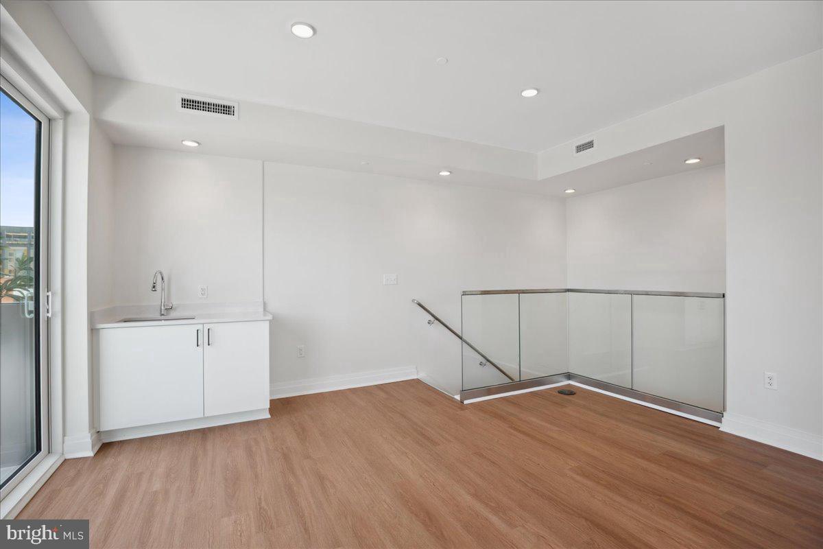 923 V ST NW #602, WASHINGTON, District Of Columbia 20001, 2 Bedrooms Bedrooms, 4 Rooms Rooms,2 BathroomsBathrooms,Residential,For sale,923 V ST NW #602,DCDC2198596 MLS # DCDC2198596