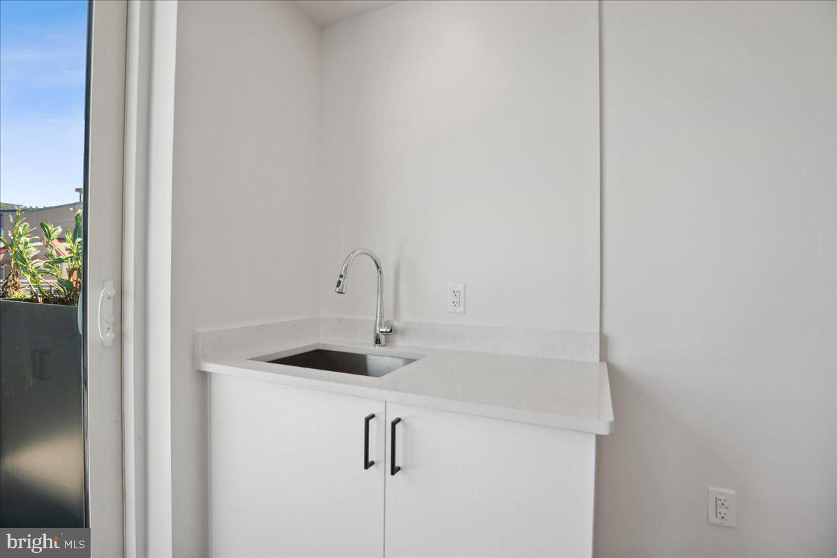 923 V ST NW #602, WASHINGTON, District Of Columbia 20001, 2 Bedrooms Bedrooms, 4 Rooms Rooms,2 BathroomsBathrooms,Residential,For sale,923 V ST NW #602,DCDC2198596 MLS # DCDC2198596
