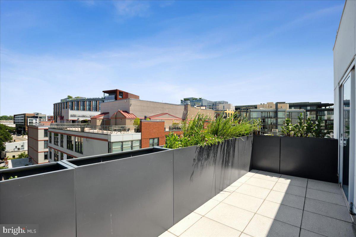 923 V ST NW #602, WASHINGTON, District Of Columbia 20001, 2 Bedrooms Bedrooms, 4 Rooms Rooms,2 BathroomsBathrooms,Residential,For sale,923 V ST NW #602,DCDC2198596 MLS # DCDC2198596