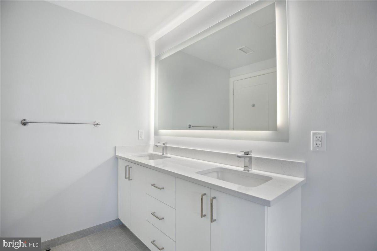 923 V ST NW #602, WASHINGTON, District Of Columbia 20001, 2 Bedrooms Bedrooms, 4 Rooms Rooms,2 BathroomsBathrooms,Residential,For sale,923 V ST NW #602,DCDC2198596 MLS # DCDC2198596