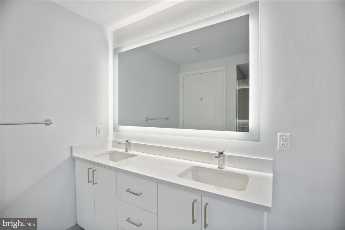 923 V ST NW #602, WASHINGTON, District Of Columbia 20001, 2 Bedrooms Bedrooms, 4 Rooms Rooms,2 BathroomsBathrooms,Residential,For sale,923 V ST NW #602,DCDC2198596 MLS # DCDC2198596