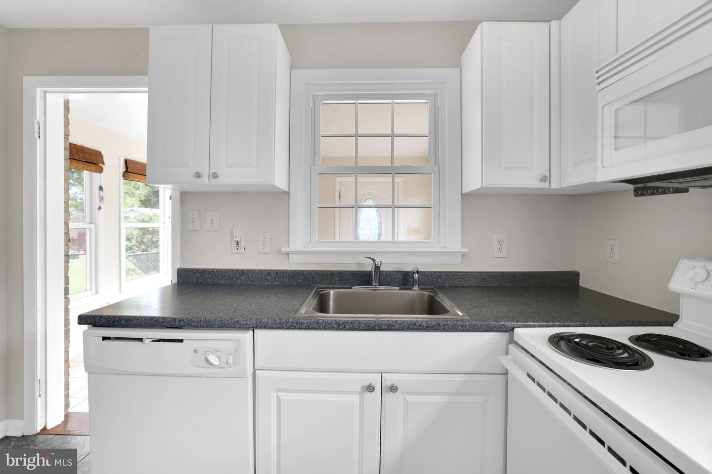 128 FOX DR, WINCHESTER, Virginia 22601, 4 Bedrooms Bedrooms, ,3 BathroomsBathrooms,Residential,For sale,128 FOX DR,VAWI2007622 MLS # VAWI2007622