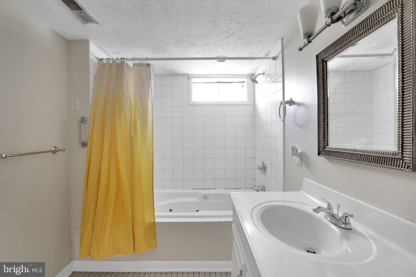128 FOX DR, WINCHESTER, Virginia 22601, 4 Bedrooms Bedrooms, ,3 BathroomsBathrooms,Residential,For sale,128 FOX DR,VAWI2007622 MLS # VAWI2007622