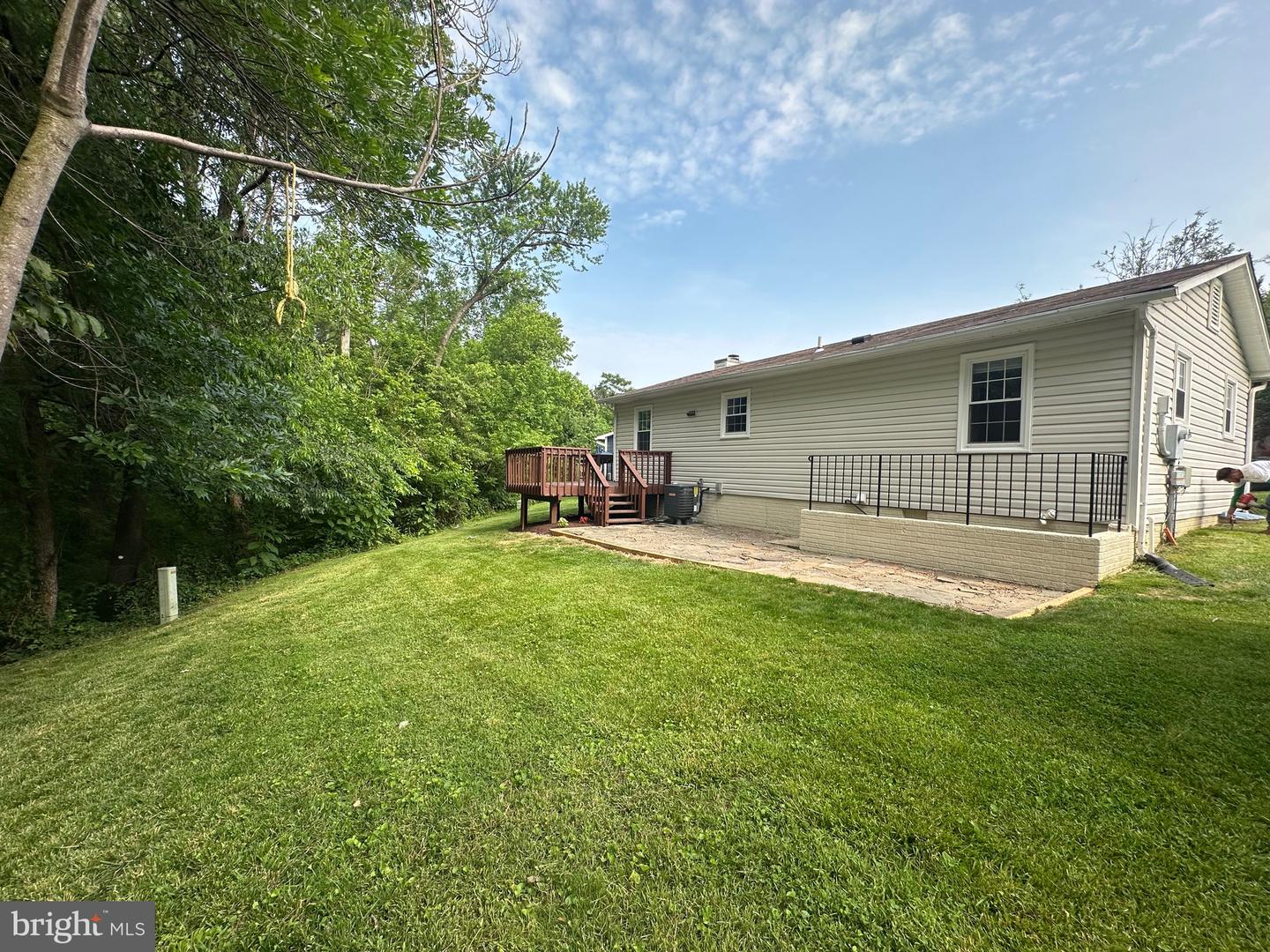 125 OAK VIEW DR SE, LEESBURG, Virginia 20175, 3 Bedrooms Bedrooms, ,2 BathroomsBathrooms,Residential,For sale,125 OAK VIEW DR SE,VALO2095906 MLS # VALO2095906