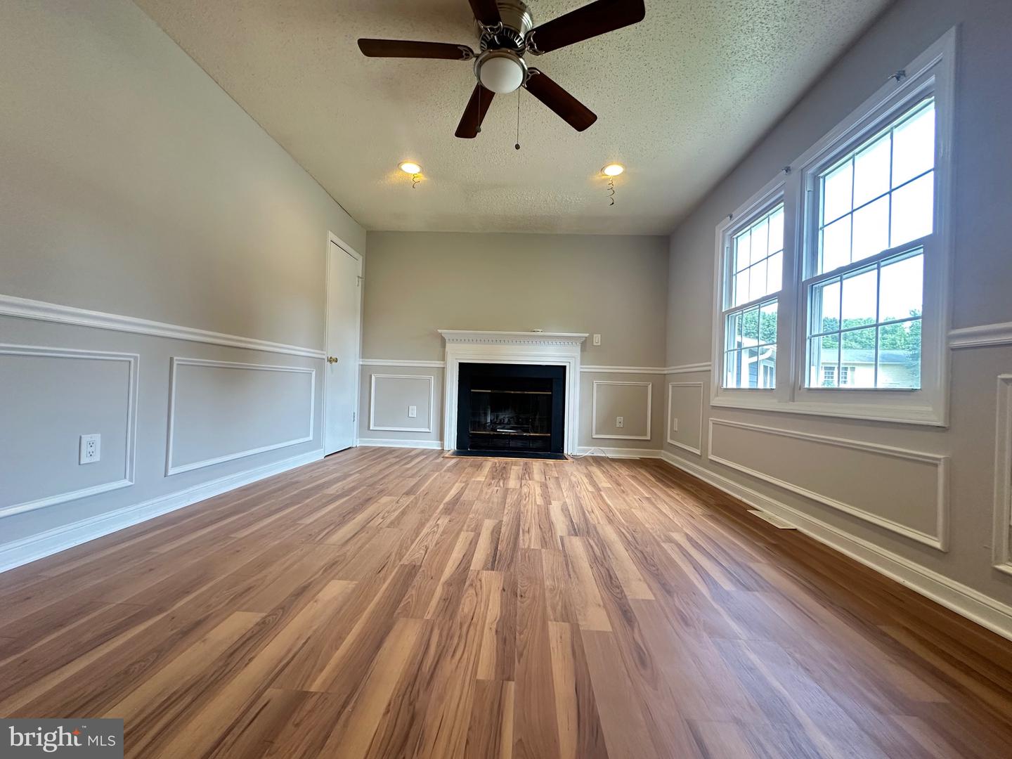 125 OAK VIEW DR SE, LEESBURG, Virginia 20175, 3 Bedrooms Bedrooms, ,2 BathroomsBathrooms,Residential,For sale,125 OAK VIEW DR SE,VALO2095906 MLS # VALO2095906