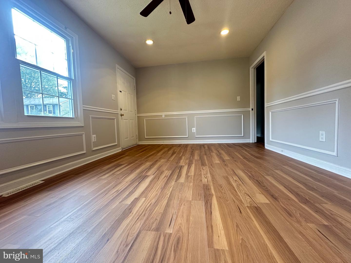 125 OAK VIEW DR SE, LEESBURG, Virginia 20175, 3 Bedrooms Bedrooms, ,2 BathroomsBathrooms,Residential,For sale,125 OAK VIEW DR SE,VALO2095906 MLS # VALO2095906