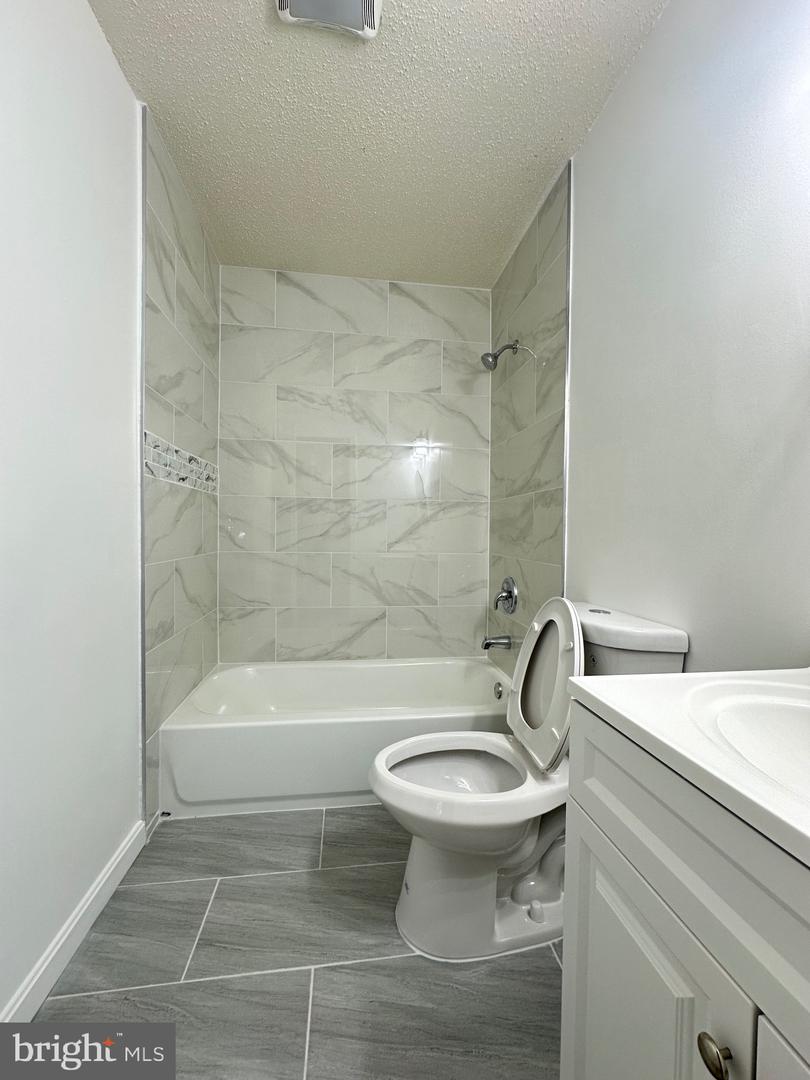 125 OAK VIEW DR SE, LEESBURG, Virginia 20175, 3 Bedrooms Bedrooms, ,2 BathroomsBathrooms,Residential,For sale,125 OAK VIEW DR SE,VALO2095906 MLS # VALO2095906