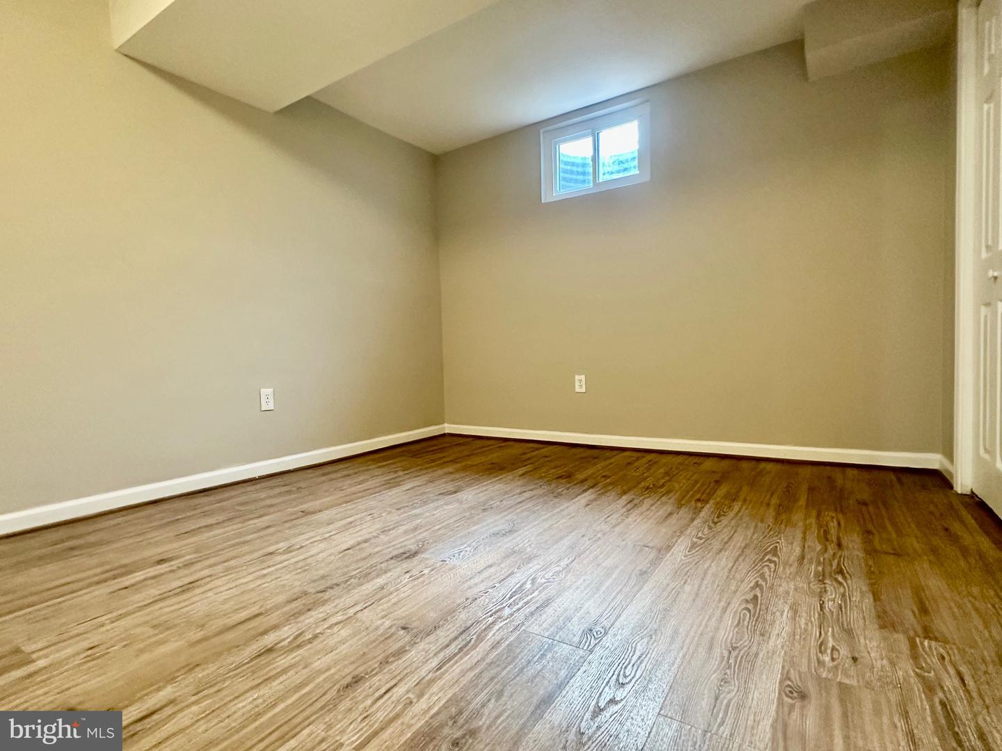 125 OAK VIEW DR SE, LEESBURG, Virginia 20175, 3 Bedrooms Bedrooms, ,2 BathroomsBathrooms,Residential,For sale,125 OAK VIEW DR SE,VALO2095906 MLS # VALO2095906