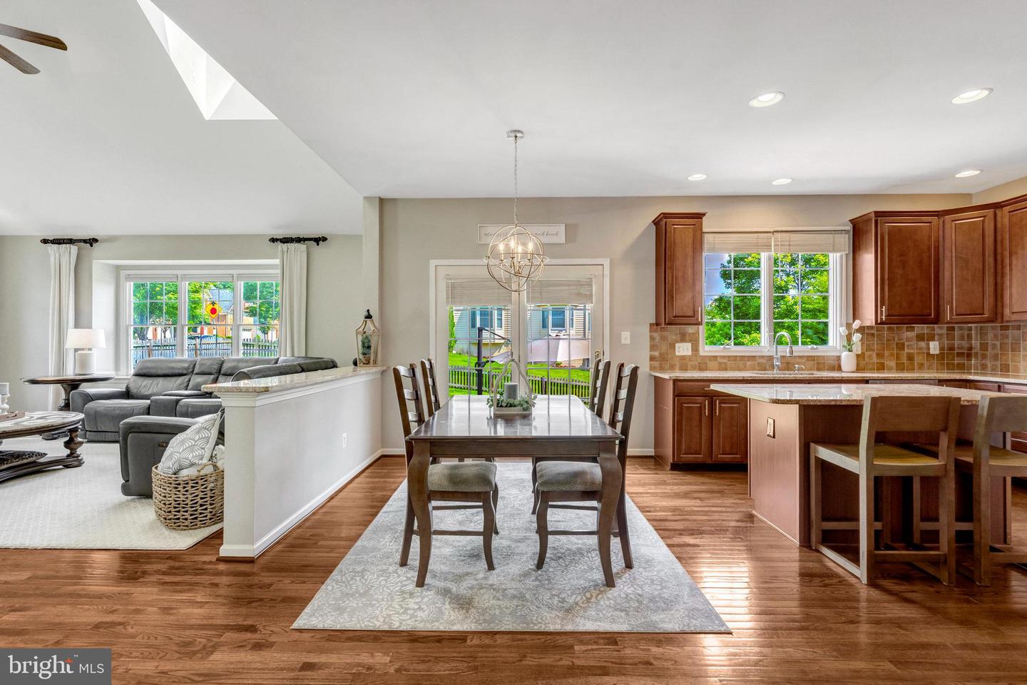 43058 OLIVE TREE LN, CHANTILLY, Virginia 20152, 4 Bedrooms Bedrooms, ,3 BathroomsBathrooms,Residential,For sale,43058 OLIVE TREE LN,VALO2096208 MLS # VALO2096208