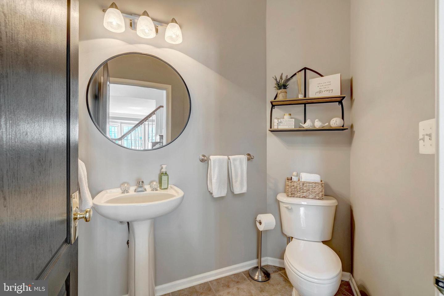 43058 OLIVE TREE LN, CHANTILLY, Virginia 20152, 4 Bedrooms Bedrooms, ,3 BathroomsBathrooms,Residential,For sale,43058 OLIVE TREE LN,VALO2096208 MLS # VALO2096208