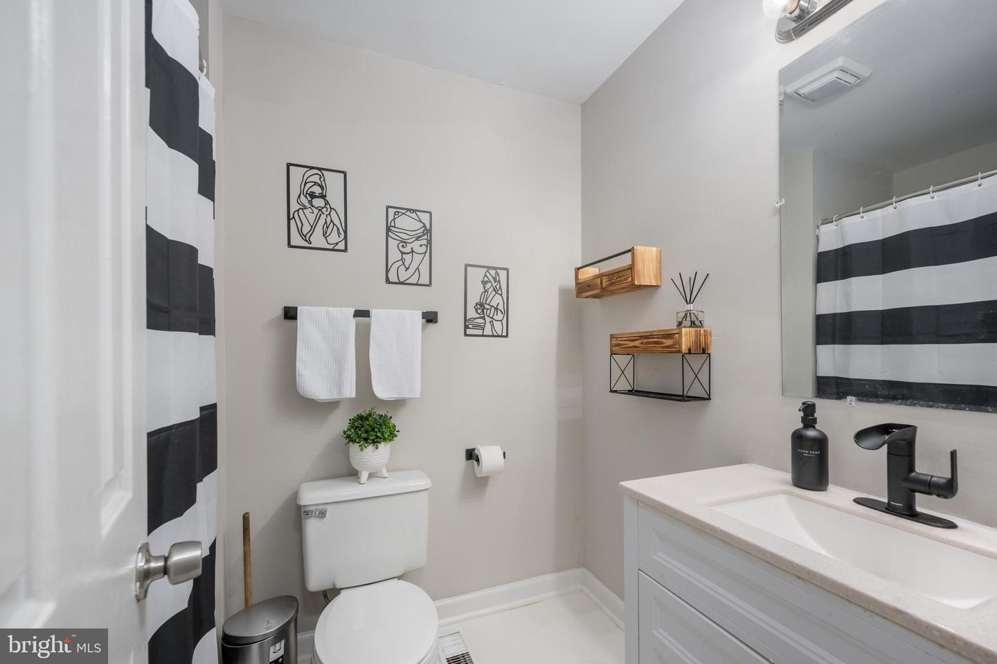 11414 WARNER DR, FREDERICKSBURG, Virginia 22407, 5 Bedrooms Bedrooms, ,3 BathroomsBathrooms,Residential,For sale,11414 WARNER DR,VASP2033192 MLS # VASP2033192