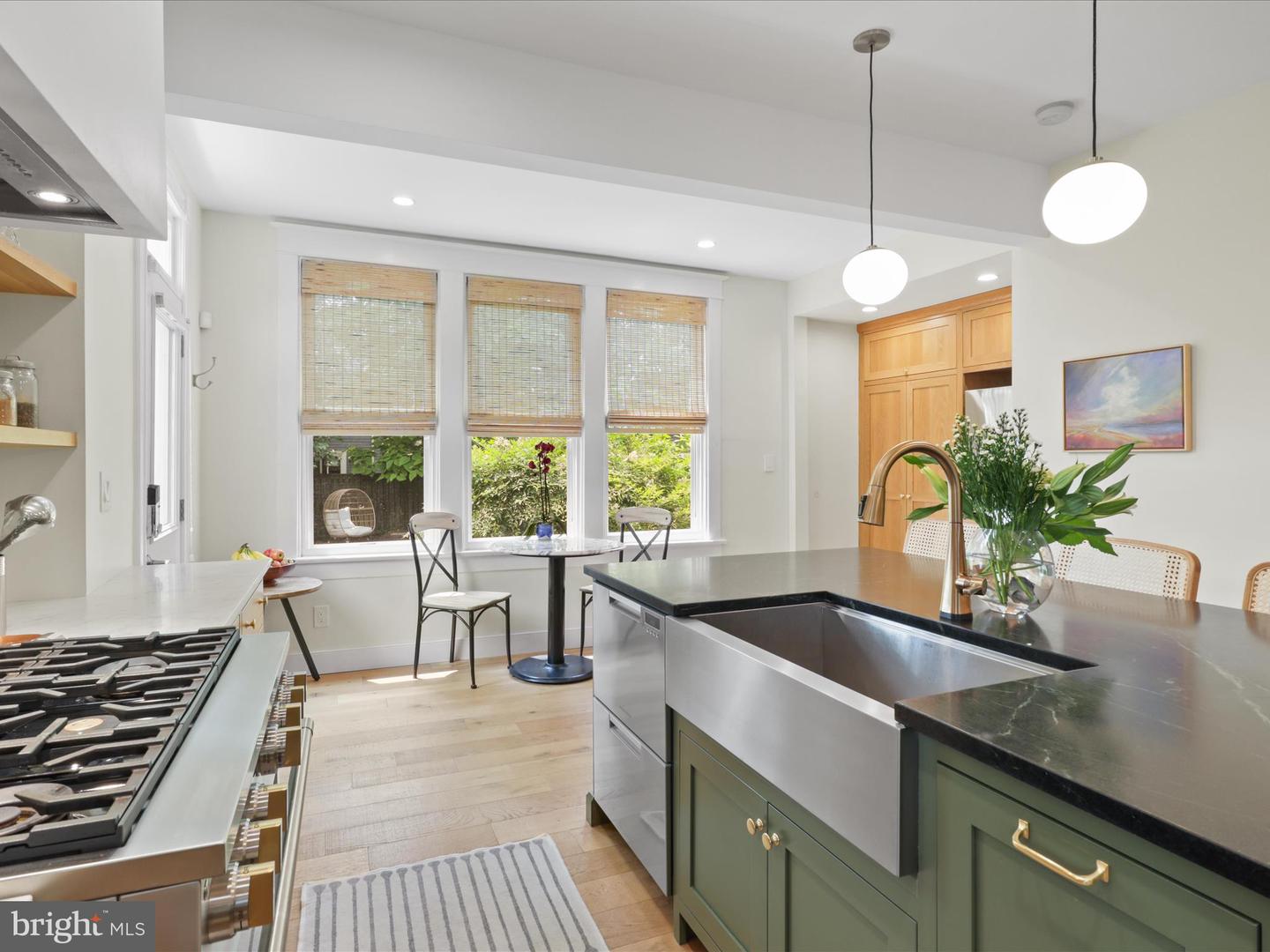 19 E DEL RAY AVE E, ALEXANDRIA, Virginia 22301, 3 Bedrooms Bedrooms, ,2 BathroomsBathrooms,Residential,For sale,19 E DEL RAY AVE E,VAAX2045470 MLS # VAAX2045470