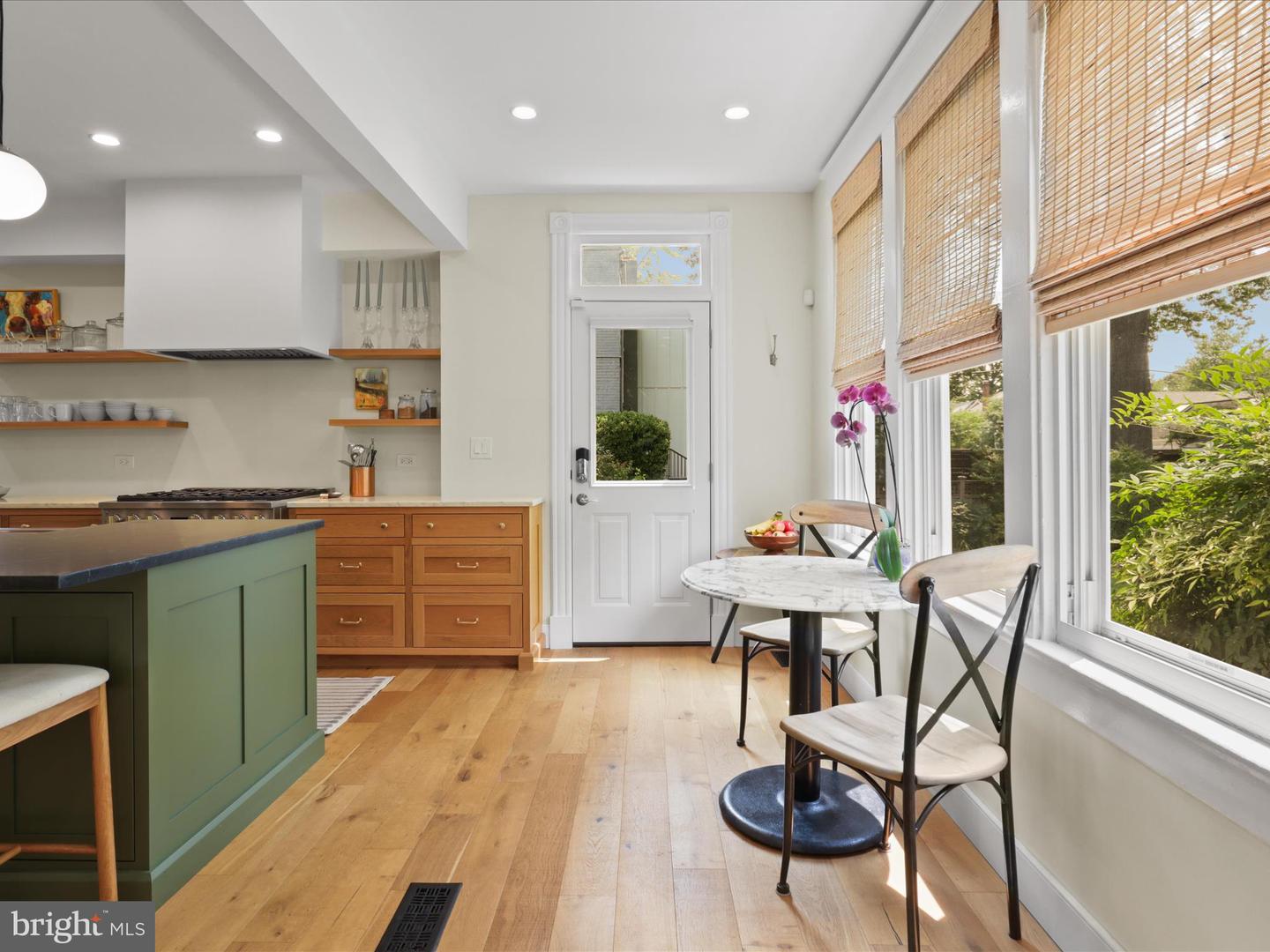 19 E DEL RAY AVE E, ALEXANDRIA, Virginia 22301, 3 Bedrooms Bedrooms, ,2 BathroomsBathrooms,Residential,For sale,19 E DEL RAY AVE E,VAAX2045470 MLS # VAAX2045470