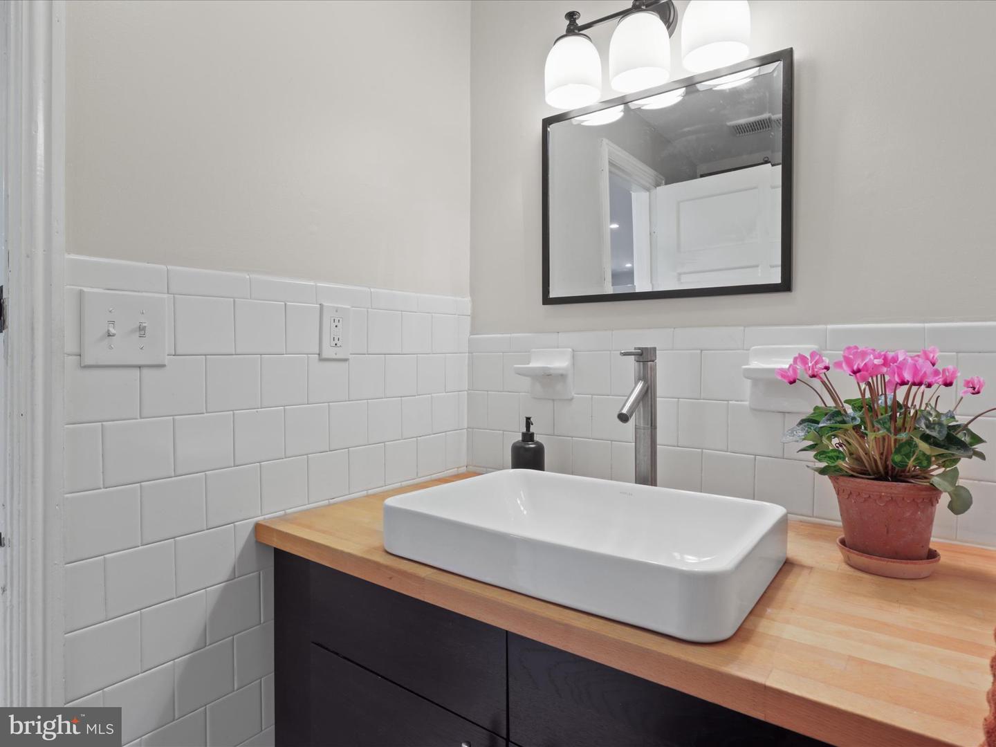 19 E DEL RAY AVE E, ALEXANDRIA, Virginia 22301, 3 Bedrooms Bedrooms, ,2 BathroomsBathrooms,Residential,For sale,19 E DEL RAY AVE E,VAAX2045470 MLS # VAAX2045470