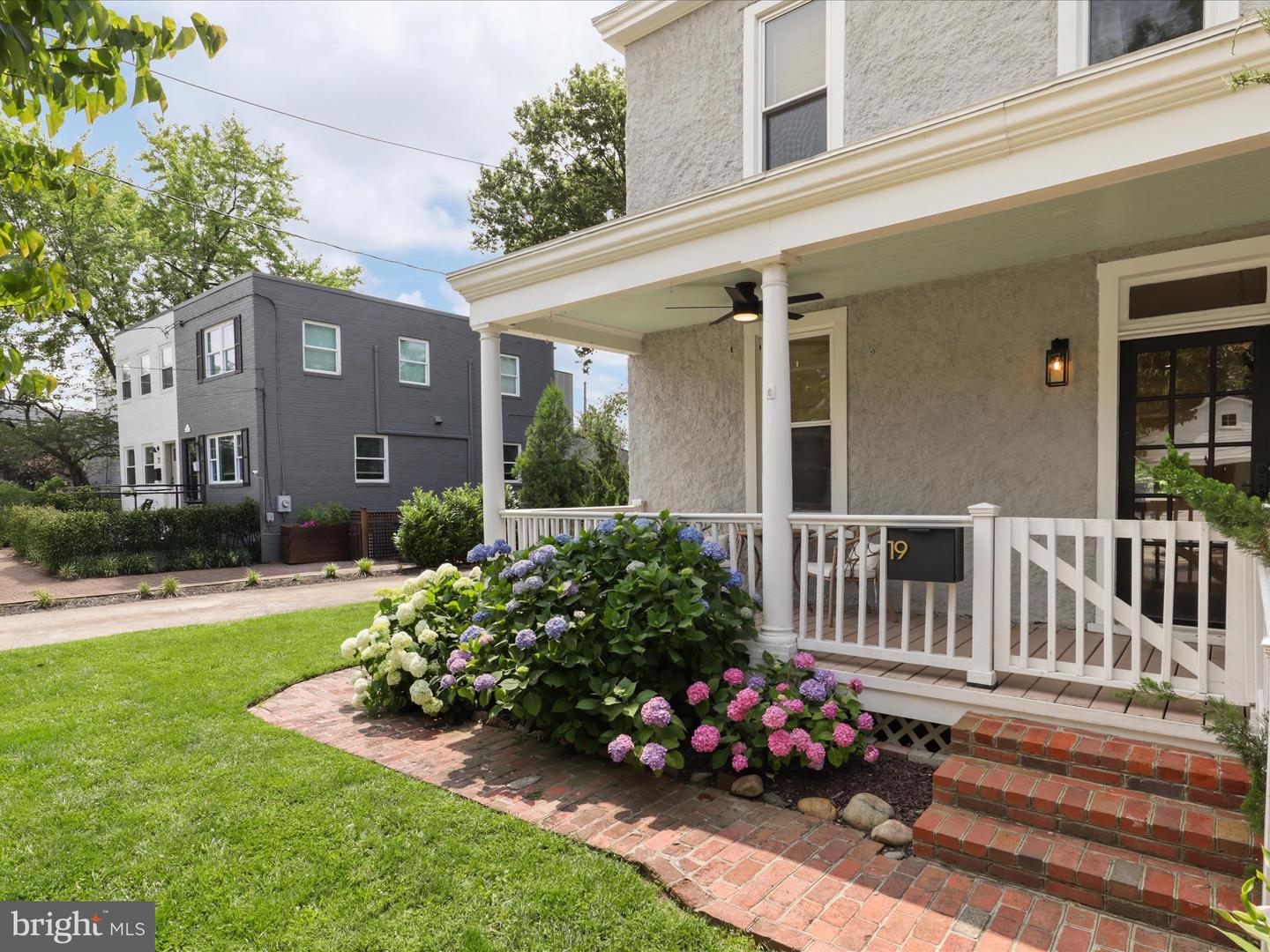 19 E DEL RAY AVE E, ALEXANDRIA, Virginia 22301, 3 Bedrooms Bedrooms, ,2 BathroomsBathrooms,Residential,For sale,19 E DEL RAY AVE E,VAAX2045470 MLS # VAAX2045470