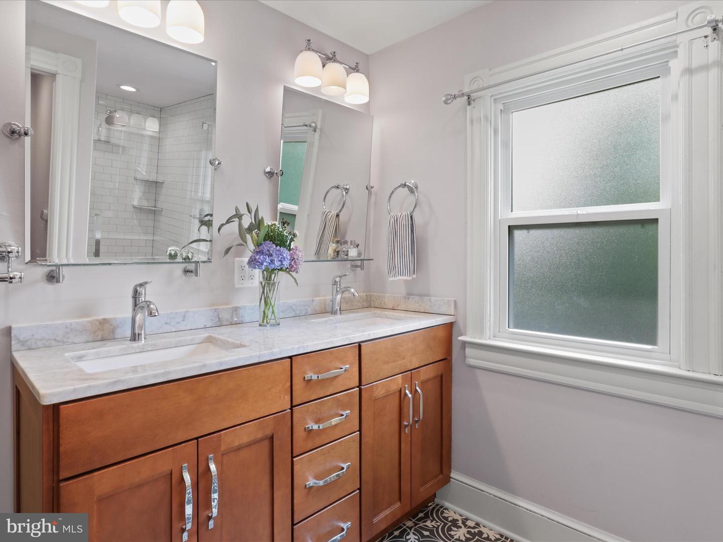 19 E DEL RAY AVE E, ALEXANDRIA, Virginia 22301, 3 Bedrooms Bedrooms, ,2 BathroomsBathrooms,Residential,For sale,19 E DEL RAY AVE E,VAAX2045470 MLS # VAAX2045470