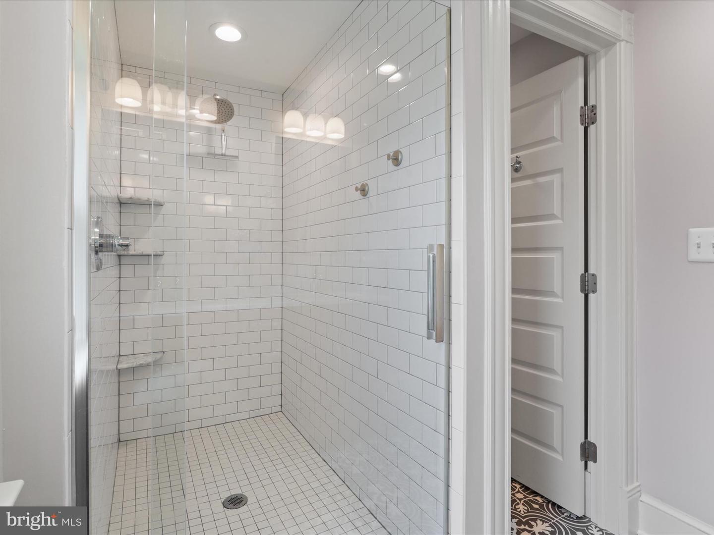 19 E DEL RAY AVE E, ALEXANDRIA, Virginia 22301, 3 Bedrooms Bedrooms, ,2 BathroomsBathrooms,Residential,For sale,19 E DEL RAY AVE E,VAAX2045470 MLS # VAAX2045470