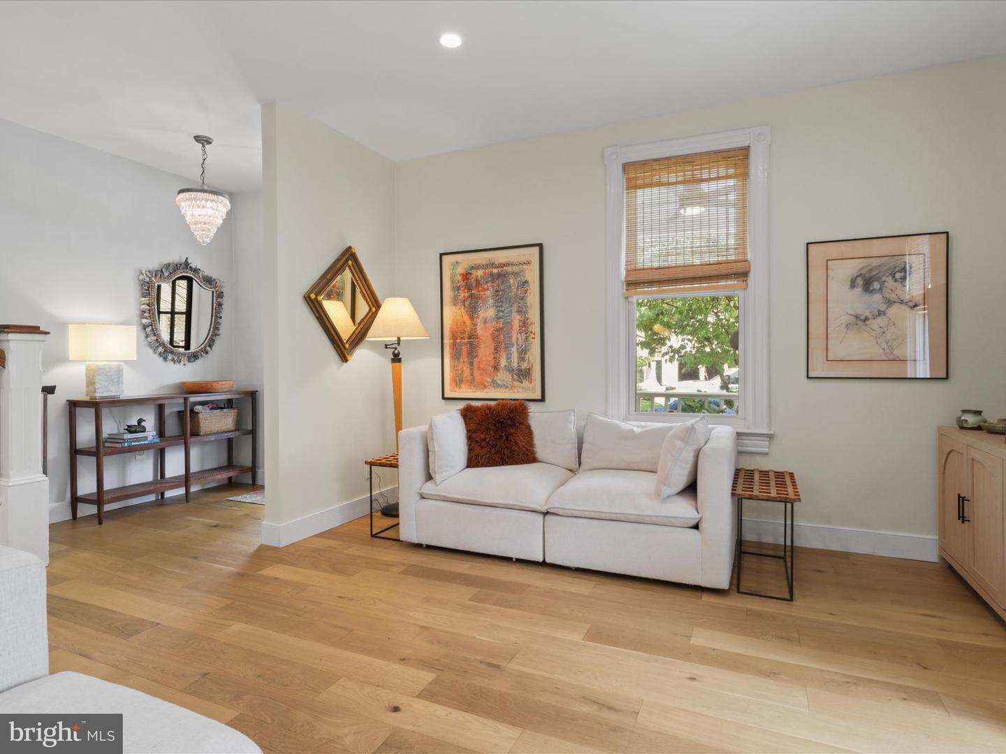 19 E DEL RAY AVE E, ALEXANDRIA, Virginia 22301, 3 Bedrooms Bedrooms, ,2 BathroomsBathrooms,Residential,For sale,19 E DEL RAY AVE E,VAAX2045470 MLS # VAAX2045470