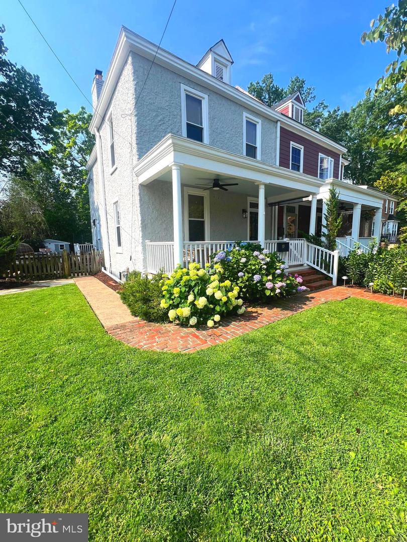 19 E DEL RAY AVE E, ALEXANDRIA, Virginia 22301, 3 Bedrooms Bedrooms, ,2 BathroomsBathrooms,Residential,For sale,19 E DEL RAY AVE E,VAAX2045470 MLS # VAAX2045470